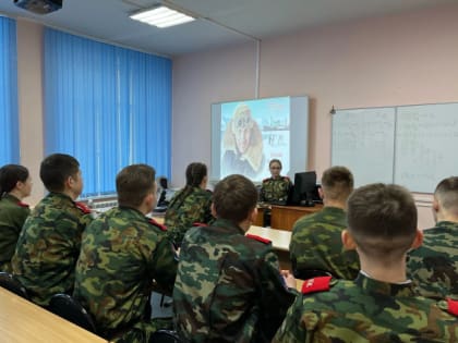 В школах Нижнеломовского района прошли классные часы, посвященные почётному полярнику Е.М. Сузюмову