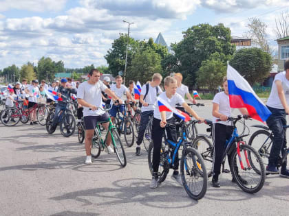 В Земетчино прошло торжественное мероприятие «Мы гордимся флагом России – мы гордимся страной!»