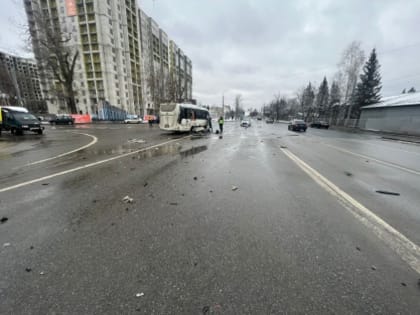 В Пензе возбуждено уголовное дело по факту ДТП с участием микроавтобуса и легковой автомашины