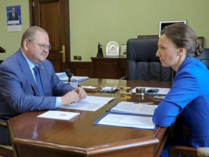 Мельниченко и Кузнецова обсудили вопросы защиты семьи и детства