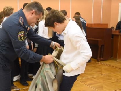 Сотрудники Пензенского линейного отдела и МЧС провели урок безопасности для гимназистов