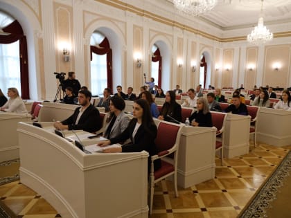 Губернатор и председатель ЗакСобра приняли участие в заседании пензенского молодёжного парламента