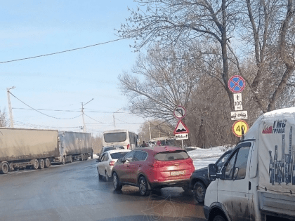 В Пензе на подъезде в микрорайон Заря образовалась большая пробка