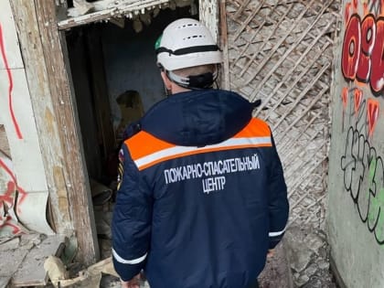 Пензенские спасатели извлекли тело погибшего из полуразрушенного здания