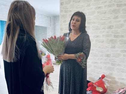 Светлана Дубовицкая поздравила с международным женским днем 8 марта вдову Кристину Валерьевну