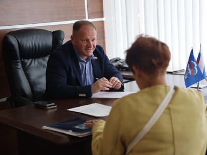 Иван Николаев провел прием граждан в региональной общественной приемной партии «Единая Россия»