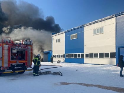 Крупный пожар на фабрике в Кузнецке: выгорело более 1000 квадратов