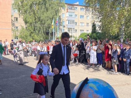 В День знаний митрополит Серафим посетил гимназию имени святителя Иннокентия Пензенского