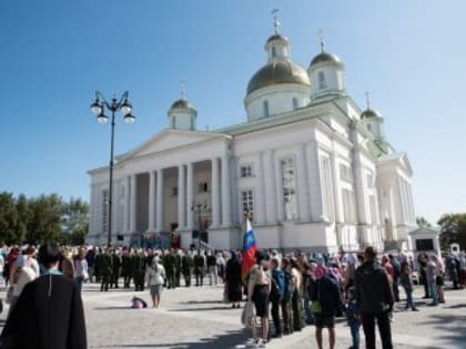 «Вопросы веры». Детская Литургия у Спасского кафедрального собора, открытие Епархиального духовно-просветительского центра