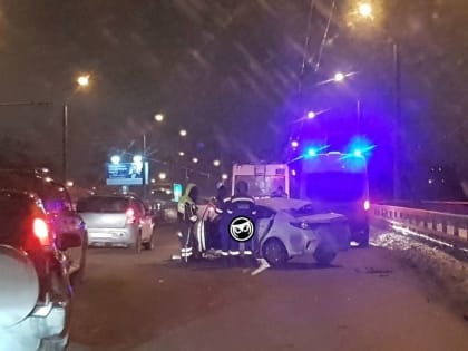 На Терновском мосту в Пензе после ДТП понадобилась помощь медиков