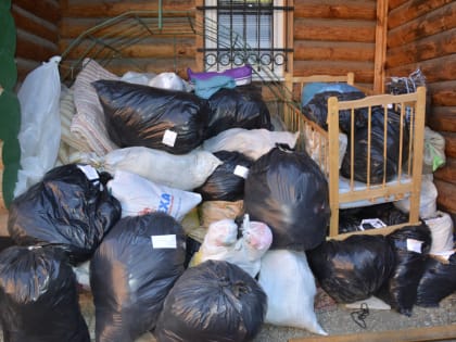 Храм преподобного Серафима Саровского оказал вещевую помощь жителям Иссинского района