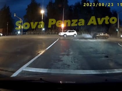 Момент жесткого ДТП на улице Ульяновской в Пензе попал на видео