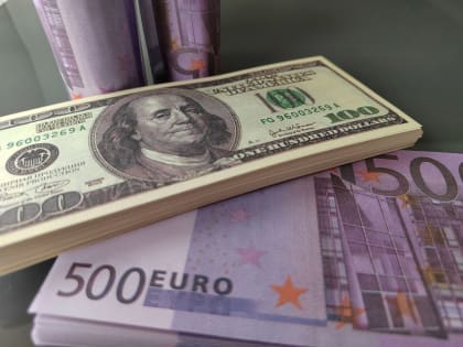 ЦБ РФ понизил курс доллара 14 апреля