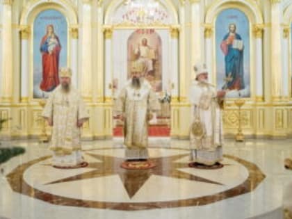 В праздник Рождества Христова иерархи Пензенской митрополии совершили великую вечерню в Спасском кафедральном соборе