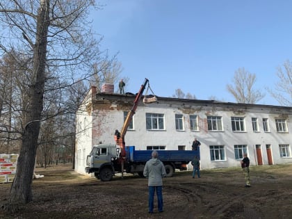 В Каменской больнице проводится капремонт кровли