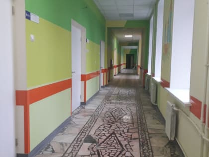 Для оформления больницы в Сердобске привлекли местного художника