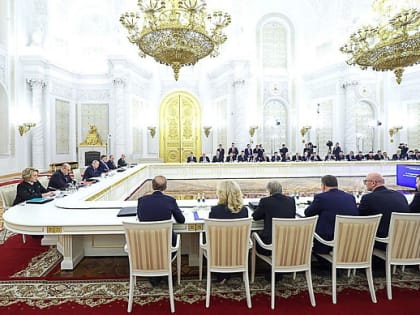 Губернатор Мельниченко принял участие в заседании Госсовета по вопросам поддержки семьи