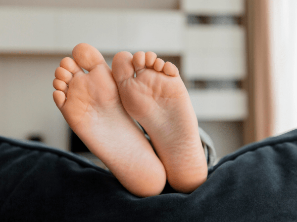 Почему грибок стопы возвращается и как защитить себя через правильный уход за обувью