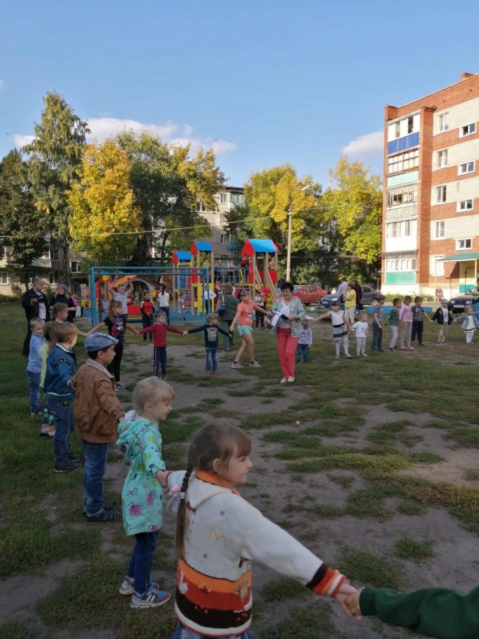 Сердобск березки. Микрорайон Березки Сердобск. Сердобск район Березки военный городок. Сердобск праздники в парке Березка. ТЦ Березка Сердобск.