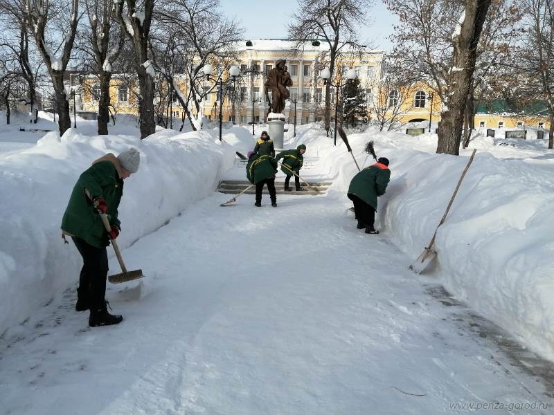 Снежная пенза. Снежок фото. Пенза снегопад на выходных. Февраль на дворе. Снег в чужом городе.