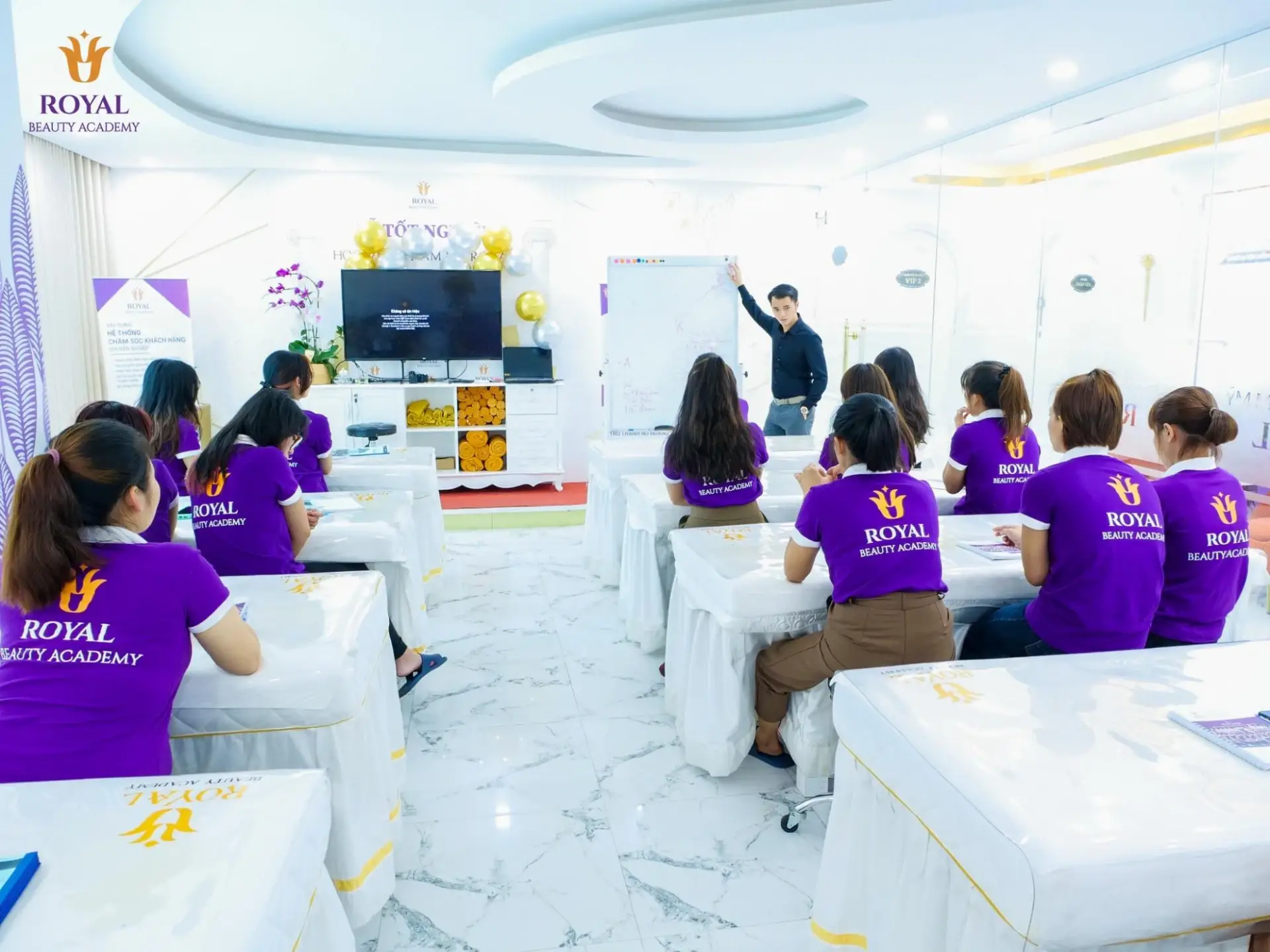 Làm bằng Nail chuẩn quốc tế, chứng chỉ Nail toàn cầu
