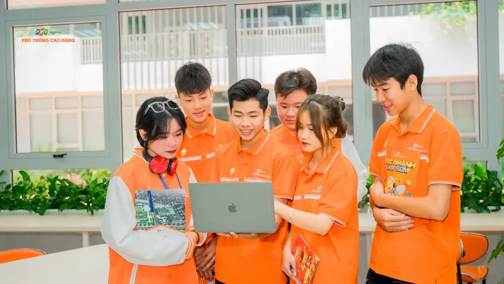 Làm bằng cao đẳng chính quy uy tín, giá rẻ, phôi thật