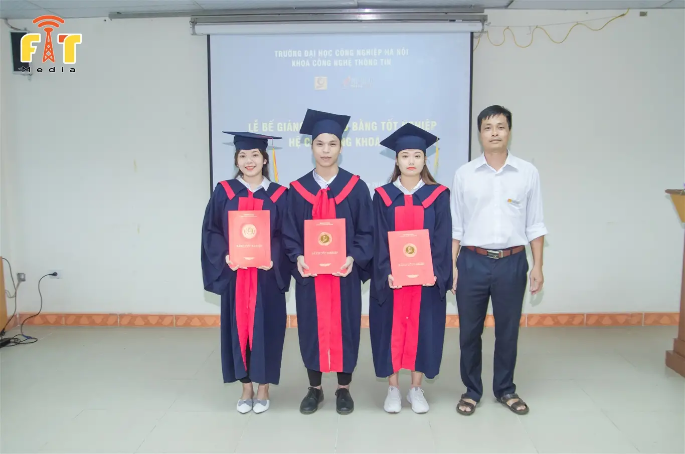 Làm bằng cao đẳng chính quy uy tín, giá rẻ, phôi thật