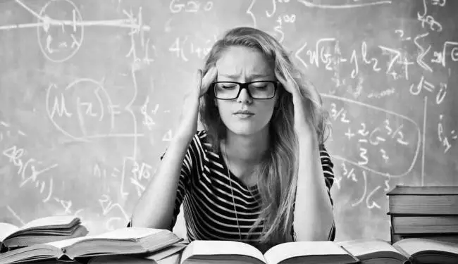Rớt môn Đại học, Cao đẳng, Trung cấp có được thi tốt nghiệp không? - Hướng dẫn chi tiết