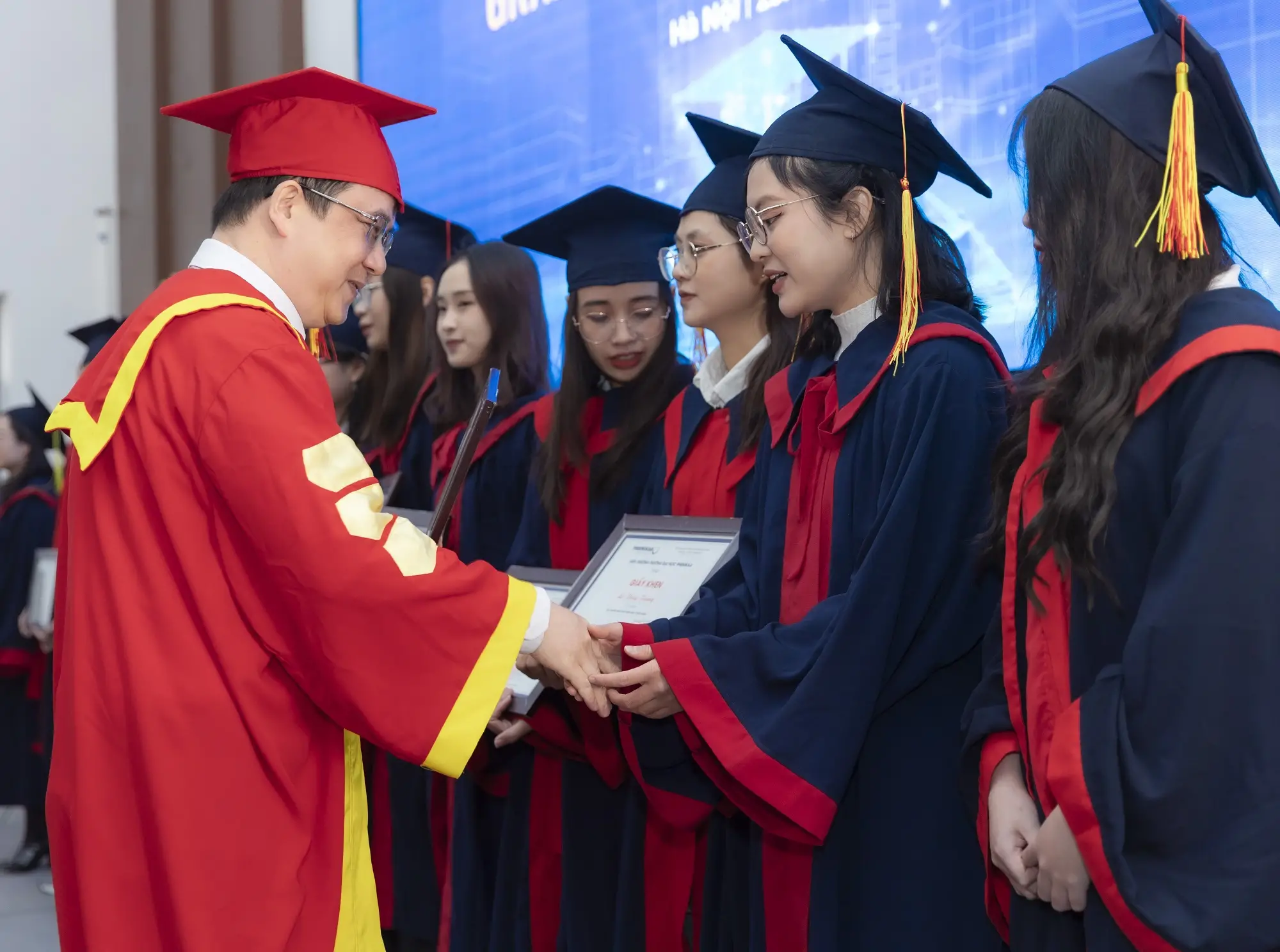 Làm Bằng Cấp Quận Bình Thạnh TPHCM - Uy Tín, Giá Rẻ, Nhanh Chóng