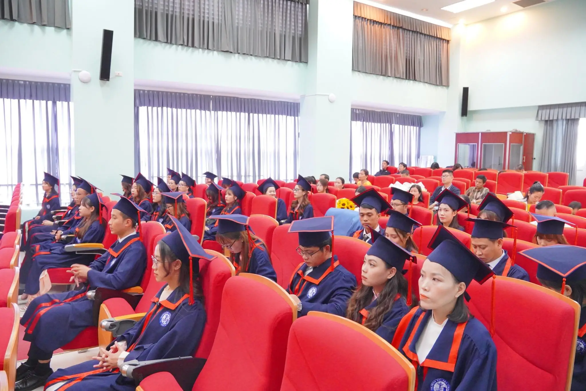 Tại sao nên học đại học? Những lý do bạn nên học đại học?