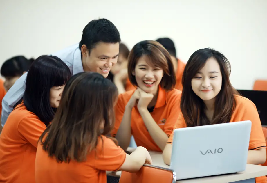 Làm bằng đại học FPT uy tín - Giá rẻ - Hồ sơ gốc - Tem phôi thật
