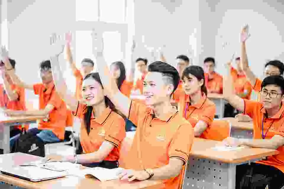 Làm bằng đại học FPT uy tín - Giá rẻ - Hồ sơ gốc - Tem phôi thật