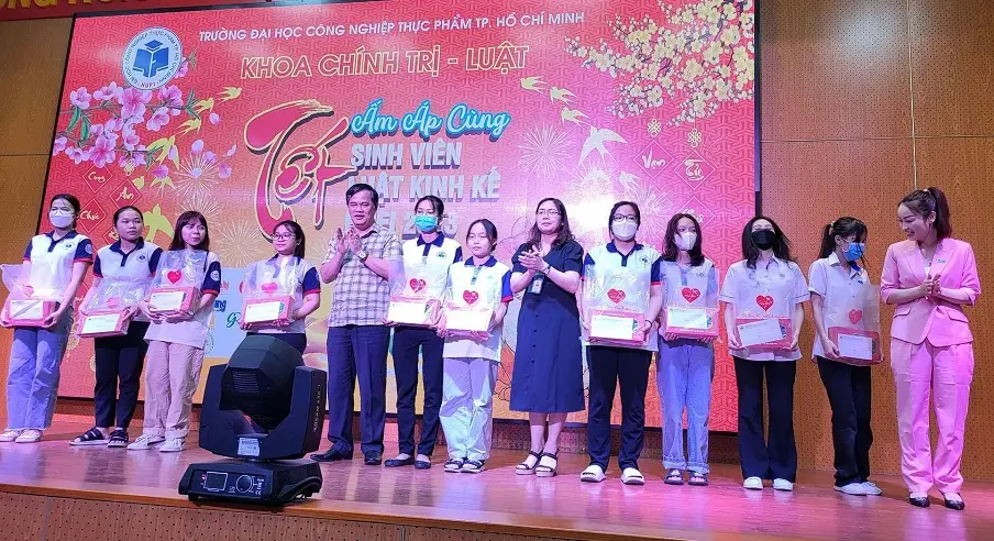 Trường Đại học Công nghiệp Thực phẩm là công hay tư?