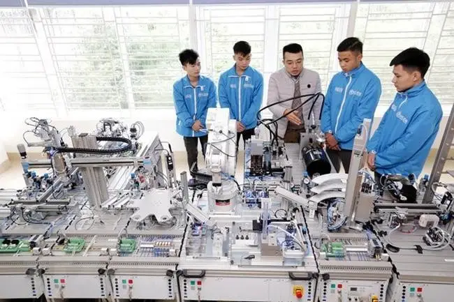 Chương trình 9+ là gì? Giải đáp toàn bộ về chương trình đào tạo hệ 9+