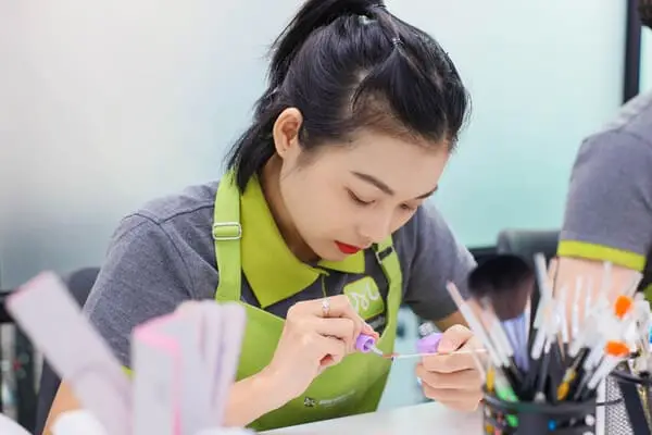 Nên Học Nghề Gì Cho Nữ Không Bằng Cấp? Chọn Ngành Nghề Hấp Dẫn!