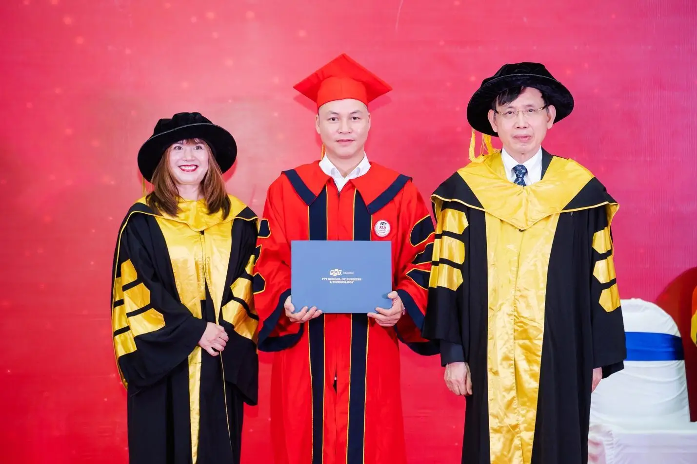 Mua Bằng Trung Cấp Thật Uy Tín, Giá Rẻ, Bảo Hành Suốt Đời - Làm Bằng VIP