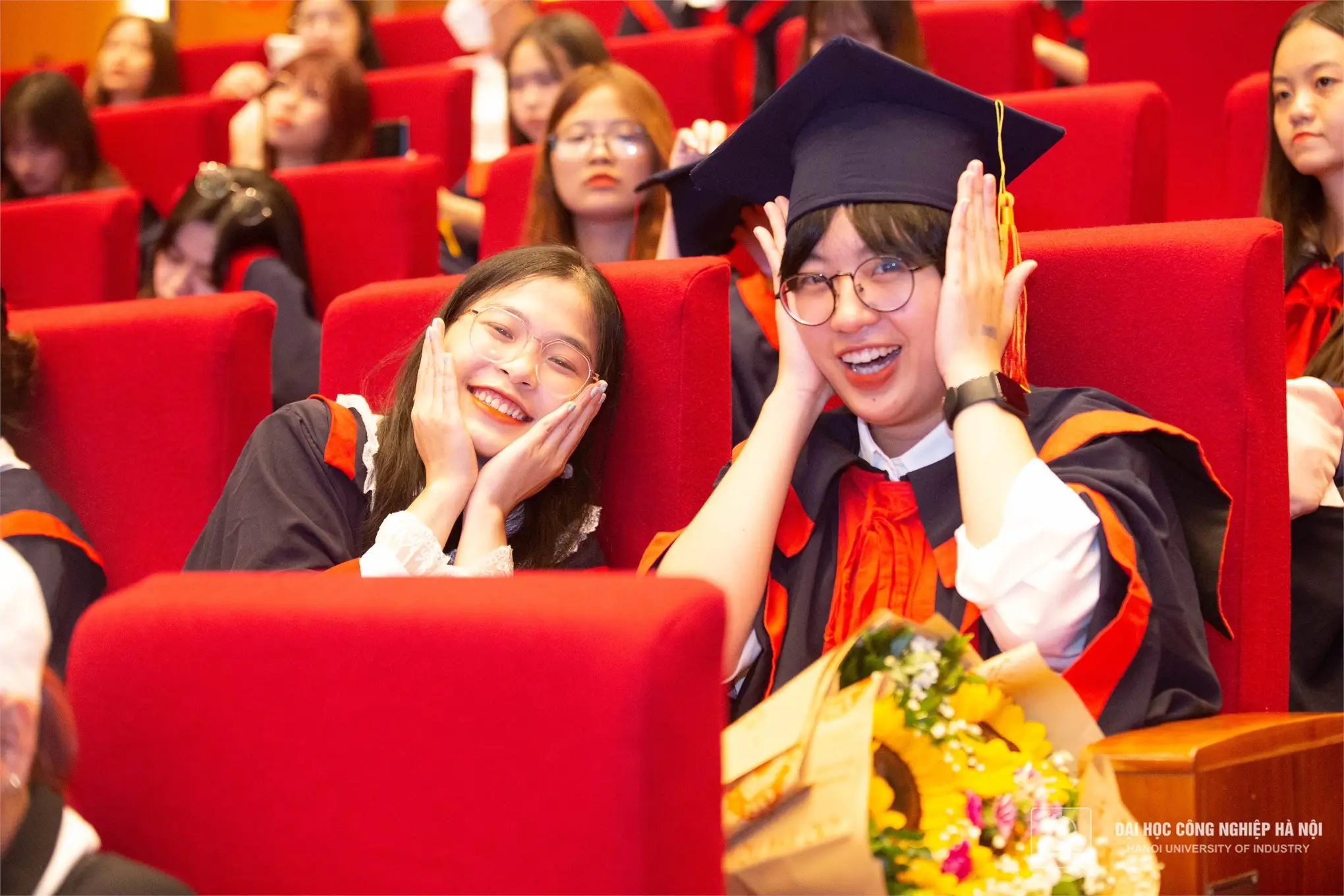 Mua Bằng Trung Cấp Thật Uy Tín, Giá Rẻ, Bảo Hành Suốt Đời - Làm Bằng VIP