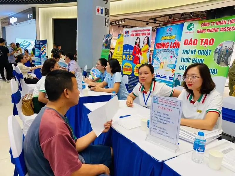 Việc Làm Lương Cao Cho Người Có Bằng Cấp 3 - Top 10 Ngành Nghề Tiềm Năng