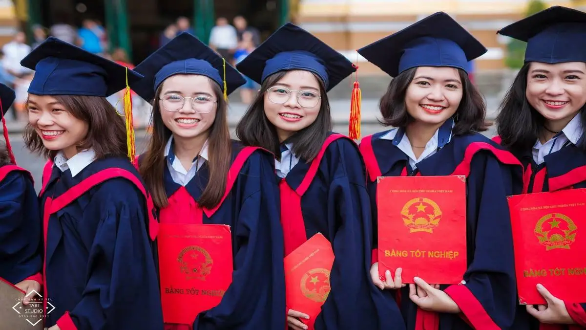 Bằng Đại học Công nghiệp Có Giá Trị Không? - Phân Tích Thực Tế