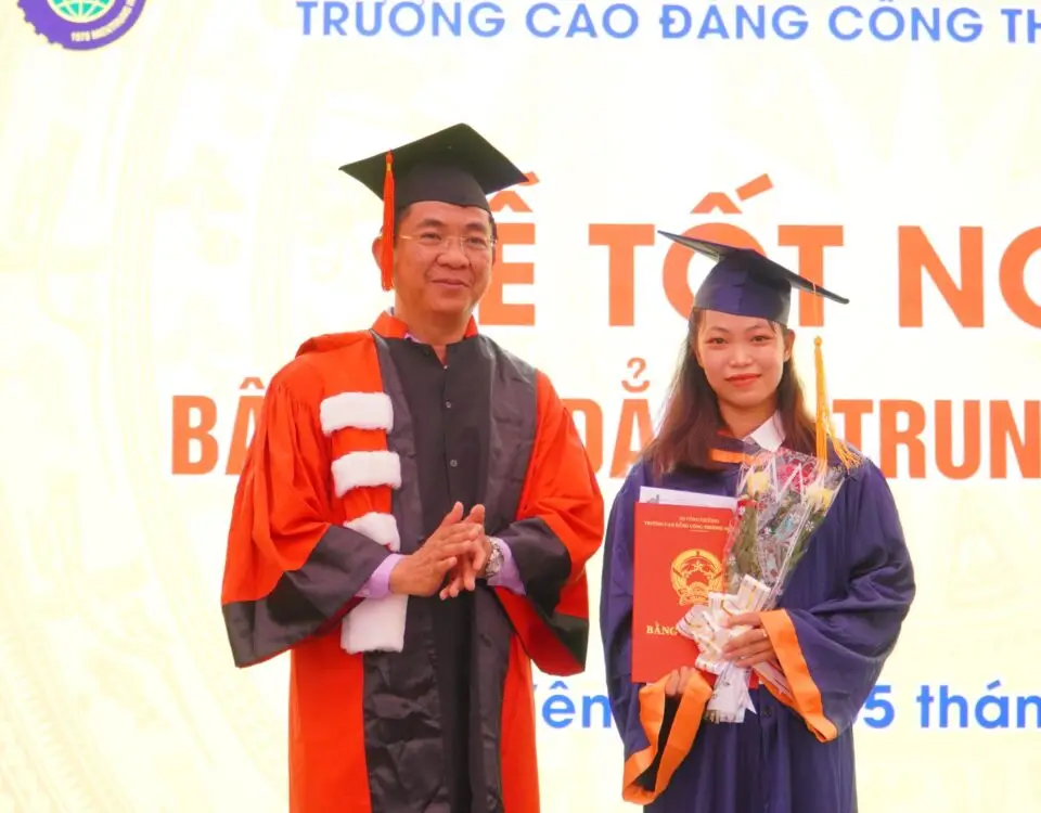 Bằng Đại học Công nghiệp Có Giá Trị Không? - Phân Tích Thực Tế