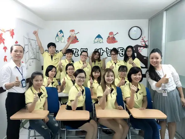 Phiên dịch tiếng Hàn có cần bằng Đại học?