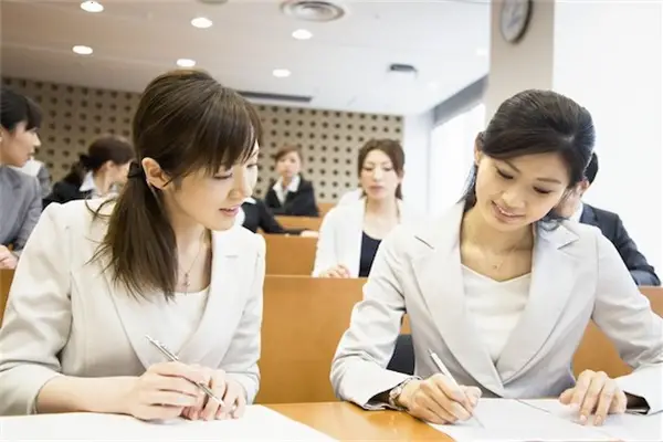 Phiên dịch tiếng Hàn có cần bằng Đại học?