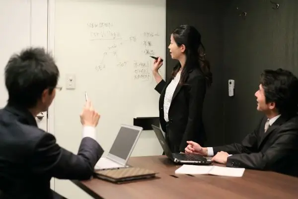 Phiên dịch tiếng Hàn có cần bằng Đại học?