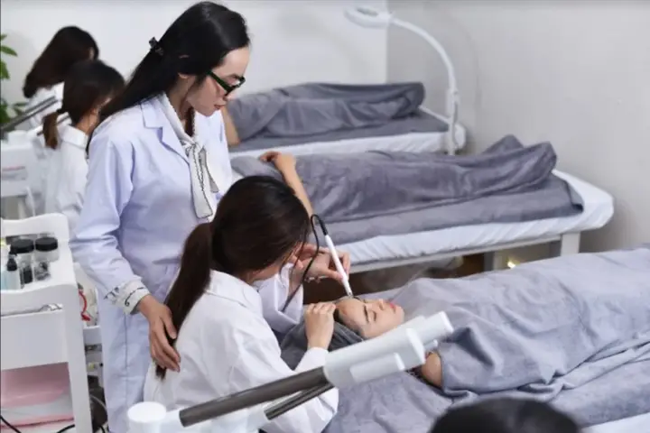 Không có bằng cấp 3, làm nghề gì để thành công?