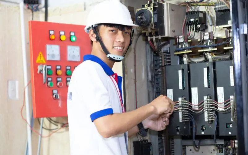 Không có bằng cấp 3, làm nghề gì để thành công?