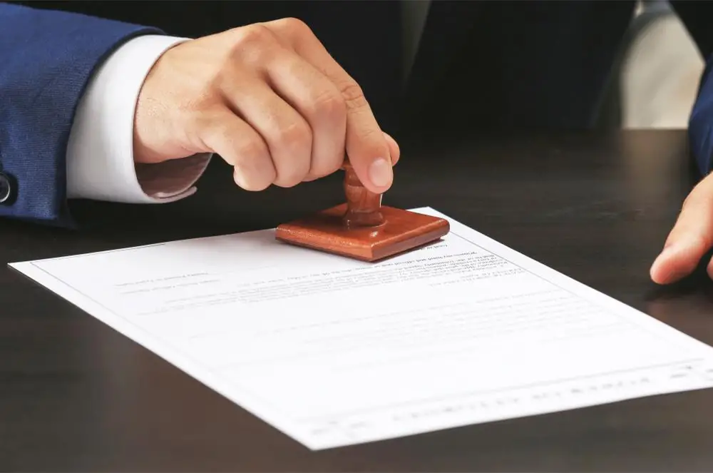 Công Chứng Bằng Tốt Nghiệp: Dễ Hay Khó? Hướng Dẫn Chi Tiết