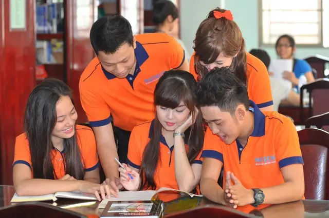 Mua bằng đại học Hutech tại Làm Bằng VIP nhanh chóng và dễ dàng