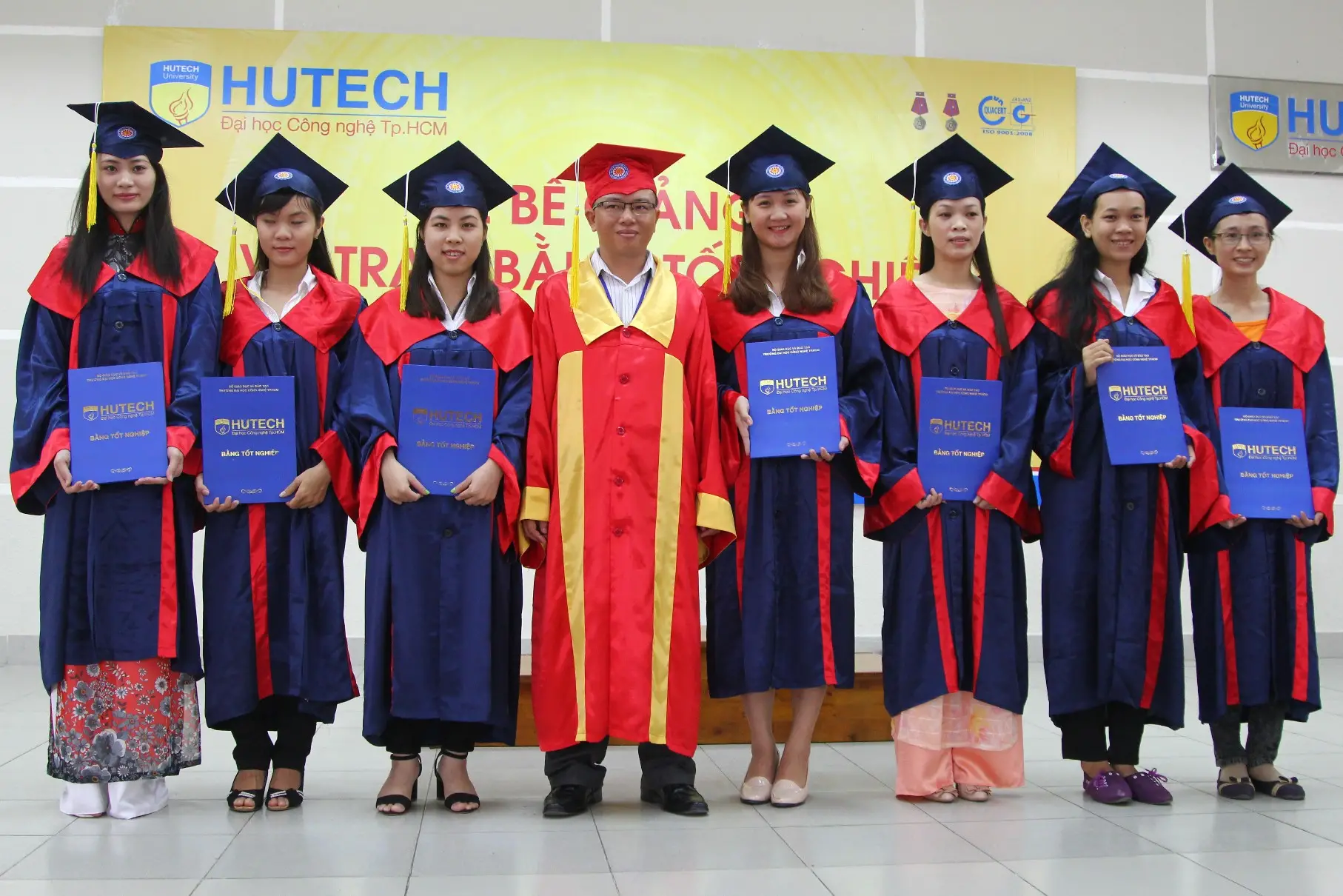 Khám phá mẫu bằng tốt nghiệp đại học
