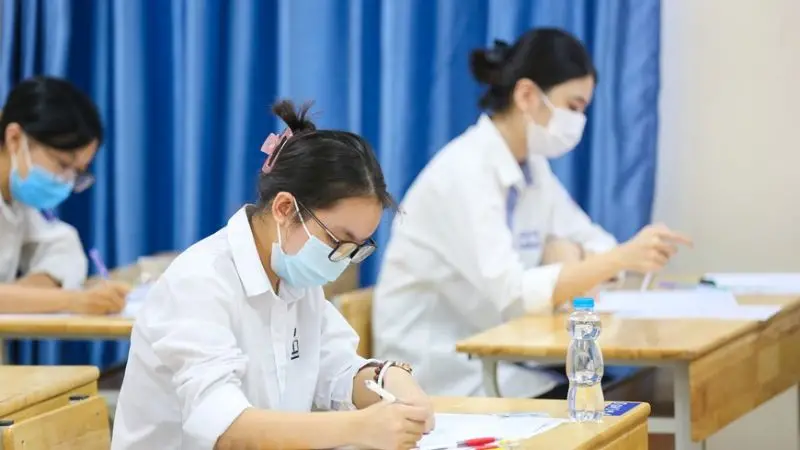 Có nên thi lại đại học không? Cân nhắc kỹ lưỡng trước khi đưa ra quyết định