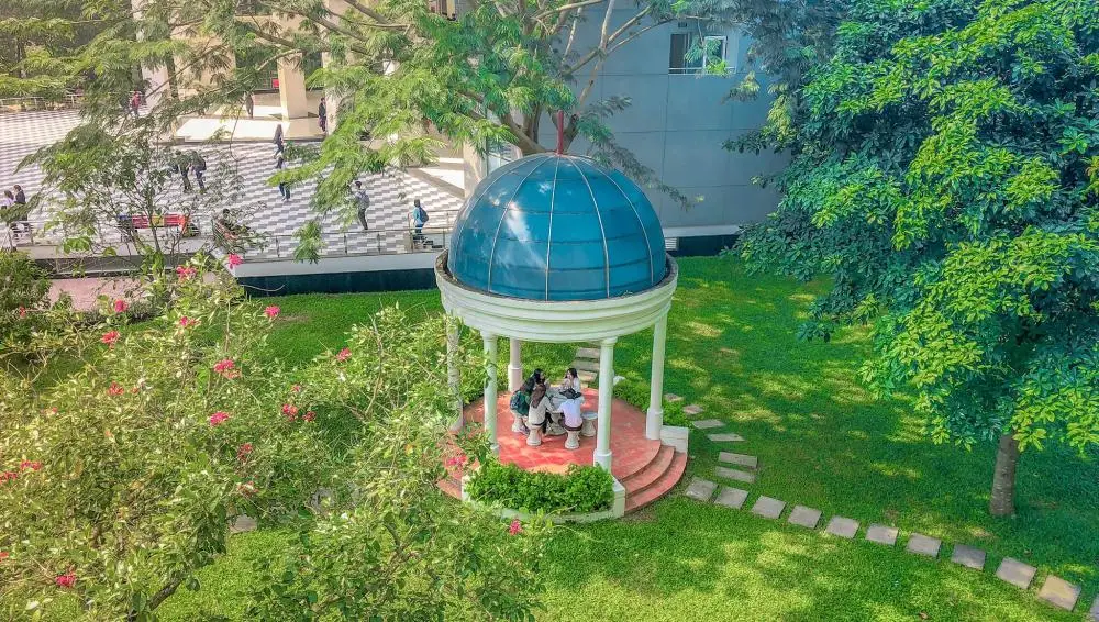 Đại học Tôn Đức Thắng Công hay Tư?
